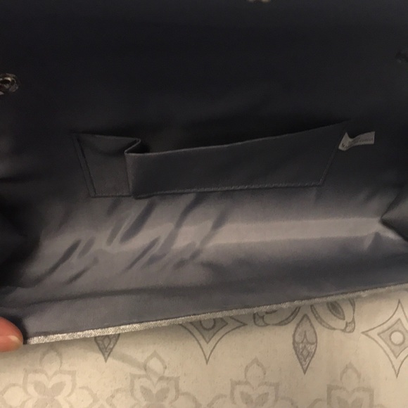 Clutch - Picture 2 of 2